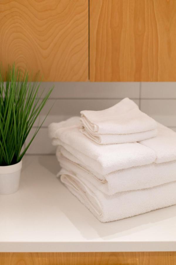 מונטריאול Hip, Stylish Apartment In Little Italy By Den Stays A מראה חיצוני תמונה