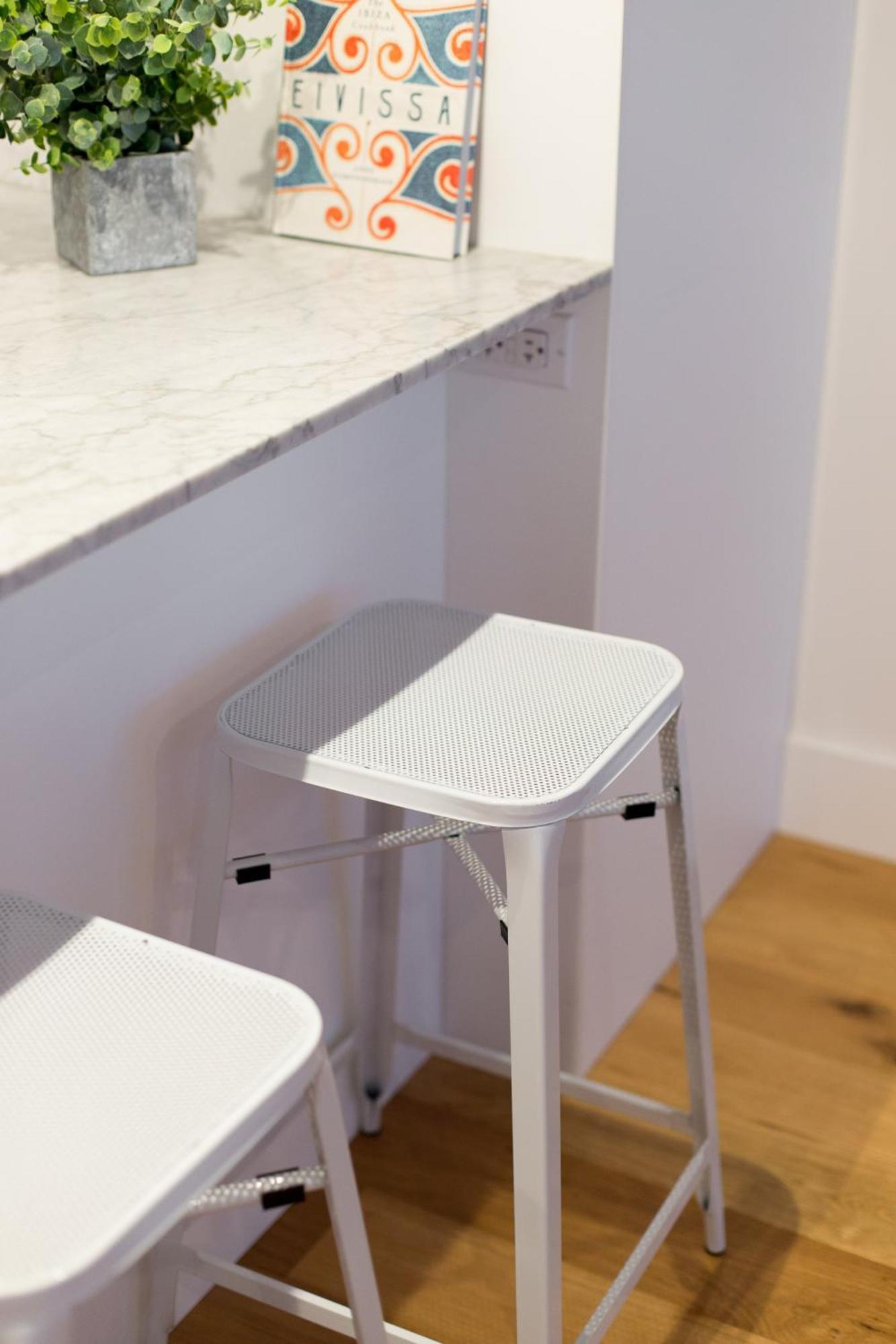 מונטריאול Hip, Stylish Apartment In Little Italy By Den Stays A חדר תמונה