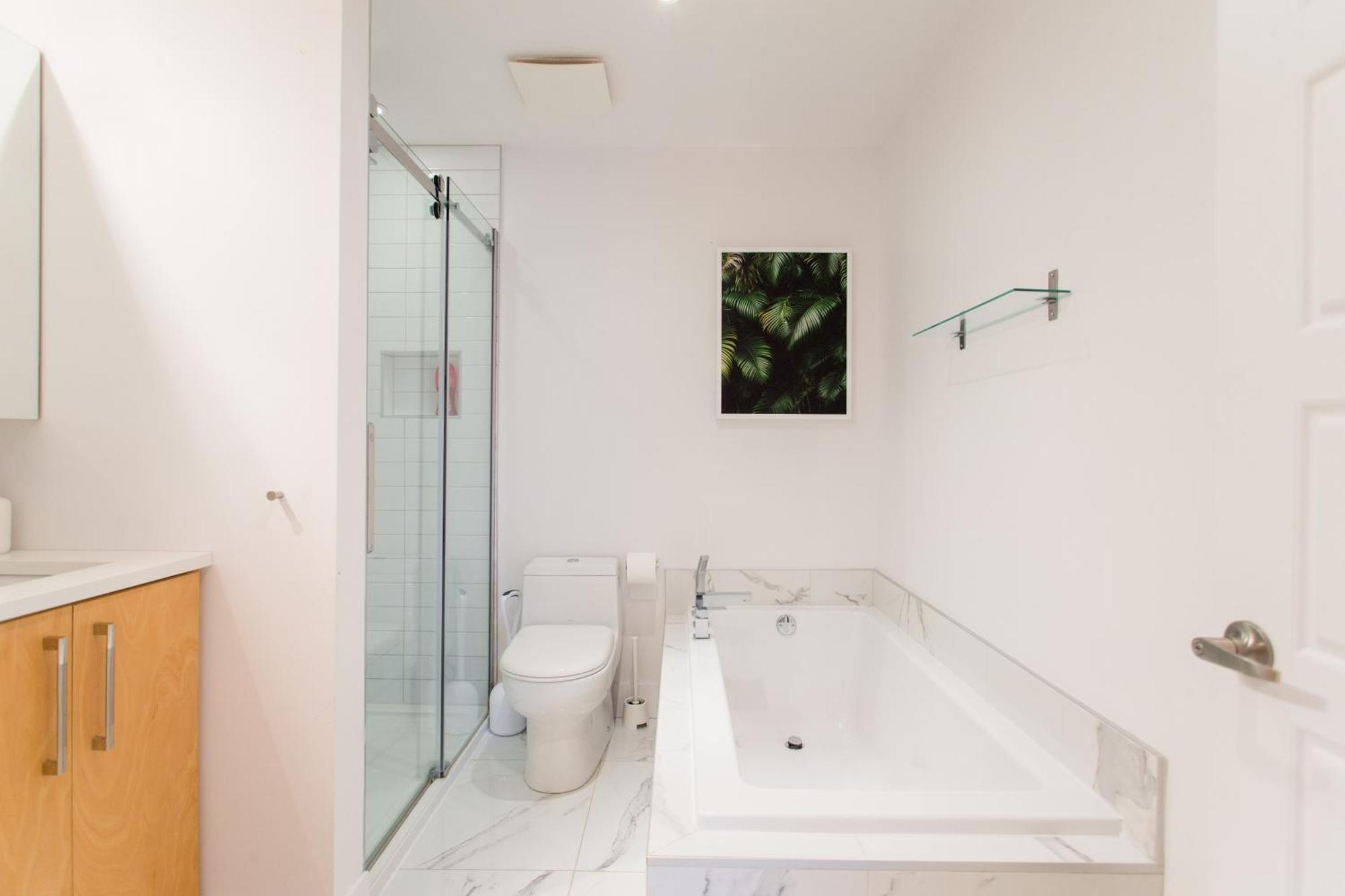 מונטריאול Hip, Stylish Apartment In Little Italy By Den Stays A חדר תמונה