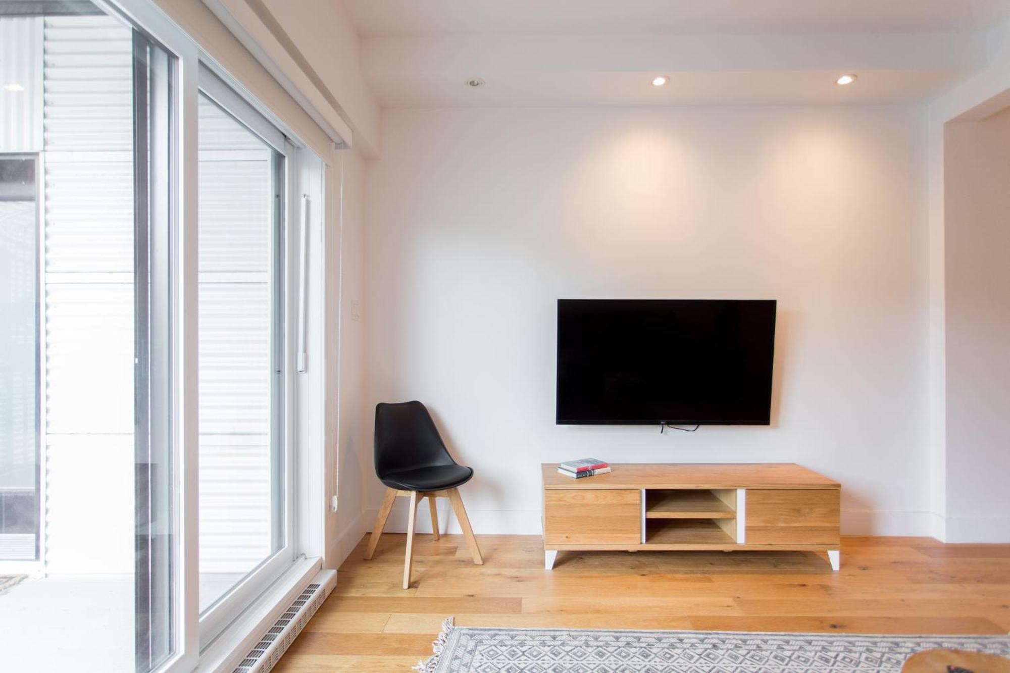 מונטריאול Hip, Stylish Apartment In Little Italy By Den Stays A חדר תמונה