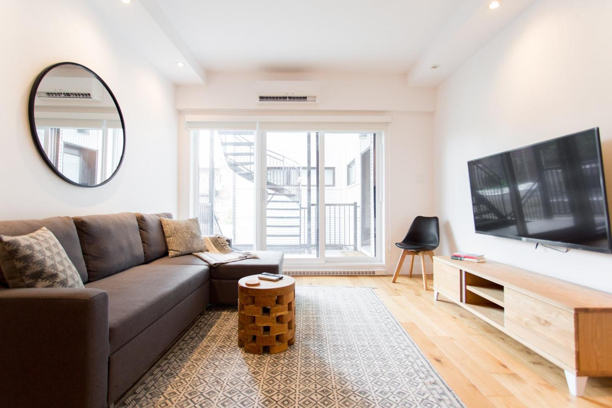 מונטריאול Hip, Stylish Apartment In Little Italy By Den Stays A חדר תמונה
