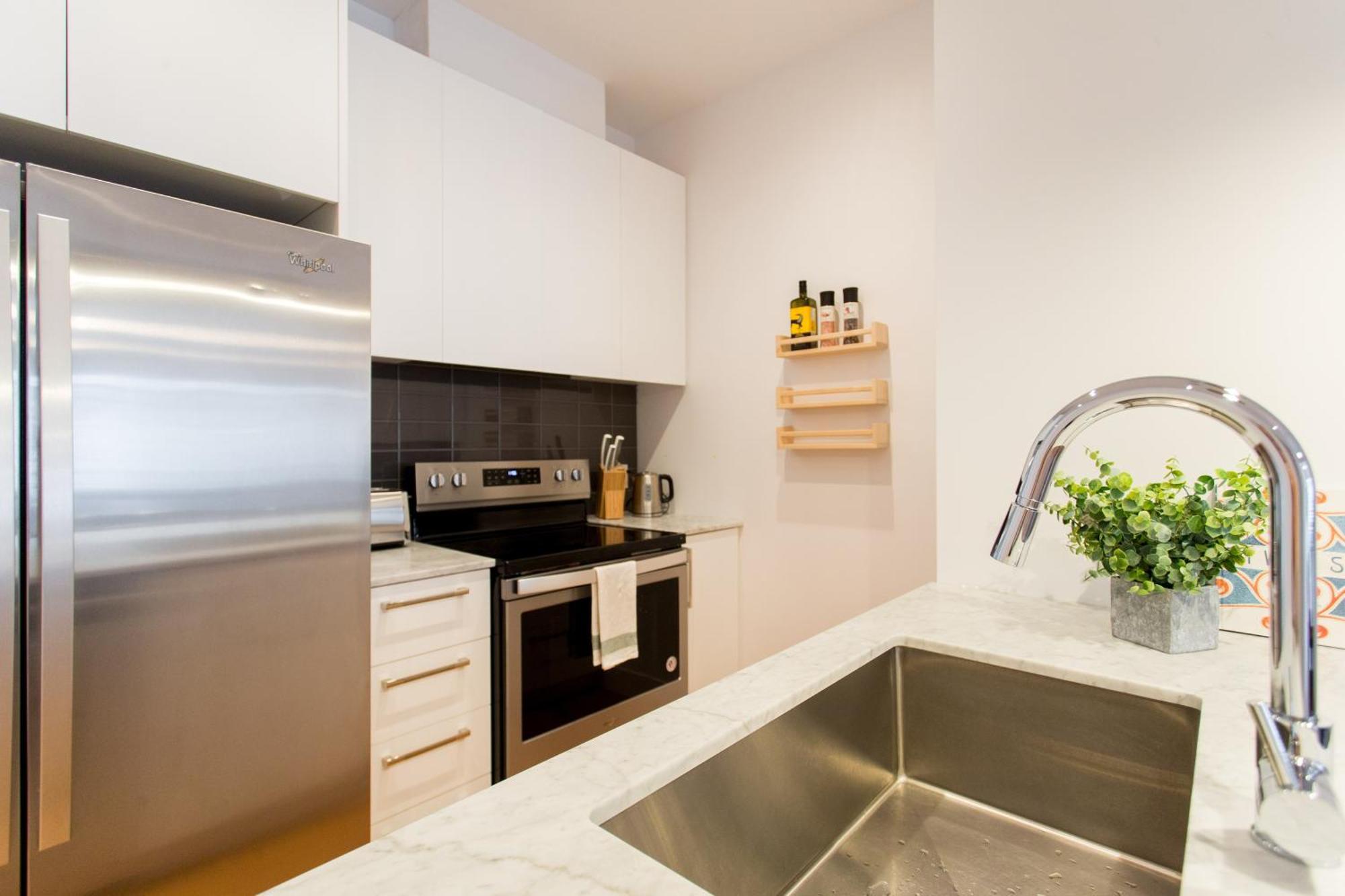 מונטריאול Hip, Stylish Apartment In Little Italy By Den Stays A חדר תמונה